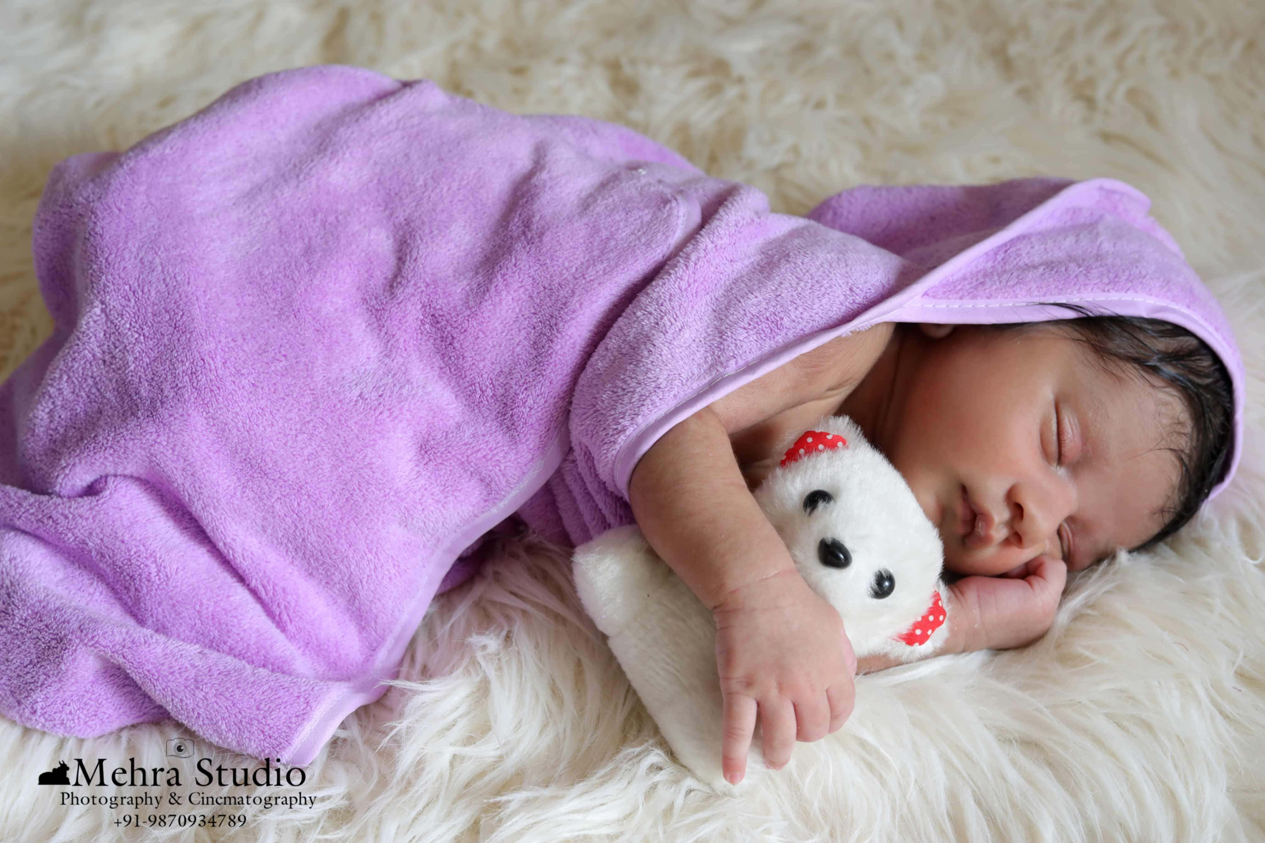newborn baby photo shoot in Ahmedabad